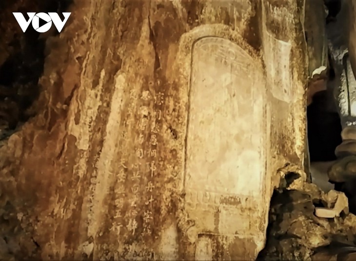Preservan los textos antiguos en las cuevas de Ngu Hanh Son