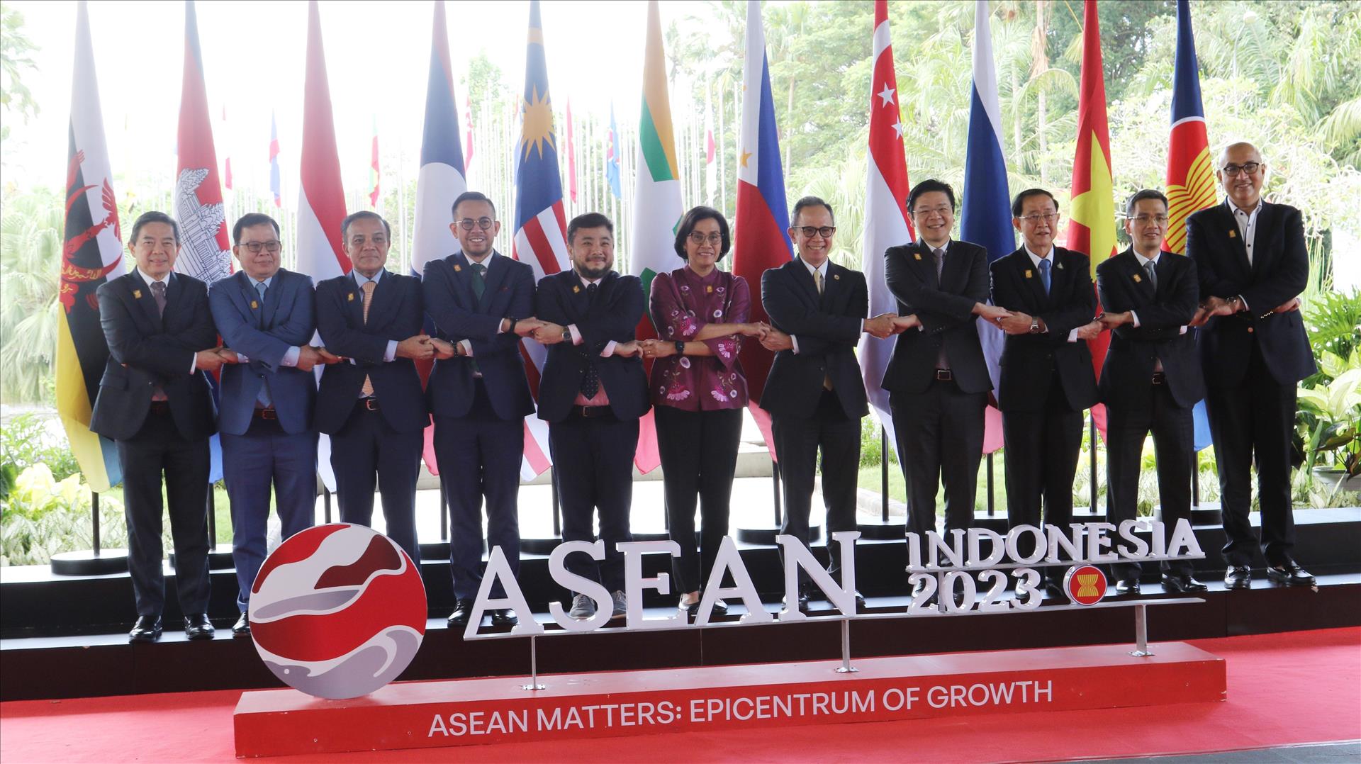 Vietnam asiste a reuniones de Ministros de Finanzas de ASEAN y gobernadores de bancos centrales en Indonesia