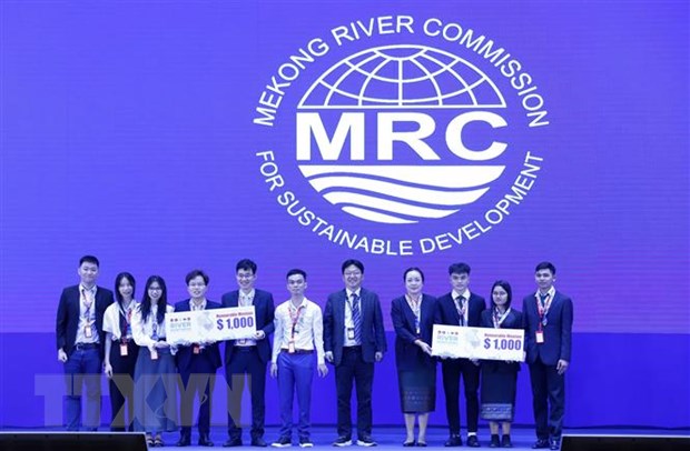 Estudiantes vietnamitas ganan dos segundos premios en concurso de tecnología de monitoreo de ríos