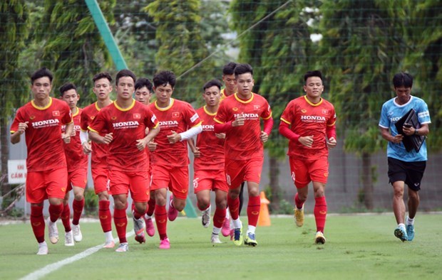 Equipos de fútbol masculino y femenino de Vietnam determinados a defender su campeonato en SEA Games 32