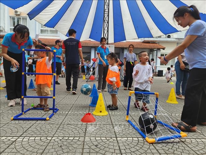 Fomento de la confianza para integrar a la comunidad los niños con discapacidad