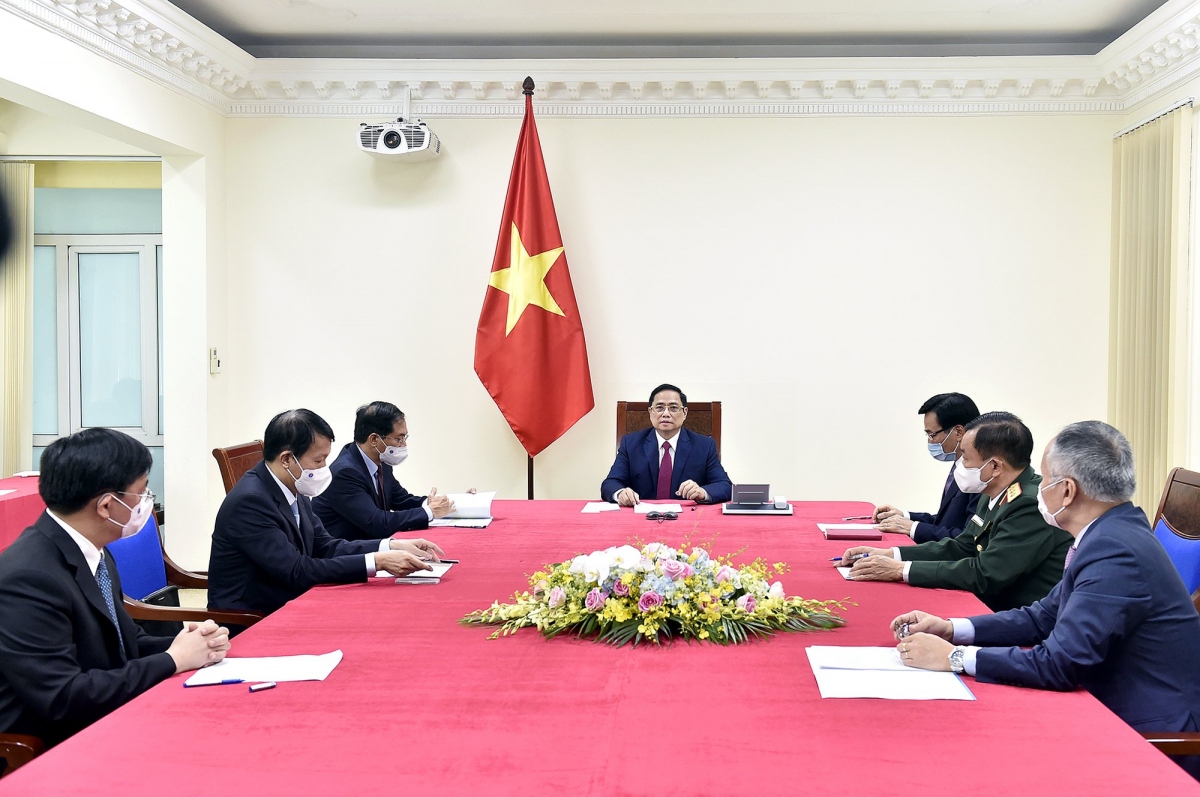Premier vietnamita sostiene conversaciones telefónicas con su homólogo chino