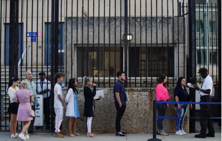 Estados Unidos y Cuba sostienen conversaciones sobre migración