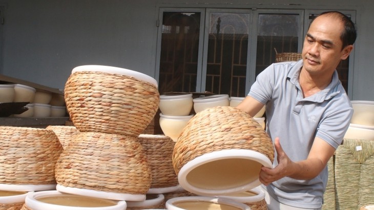Aldeas de oficio tradicional en Binh Duong se adaptan a la era digital