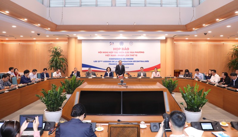 Conferencia entre localidades Vietnam-Francia ofrece oportunidad para impulsar sus relaciones culturales y económicas