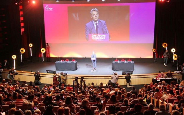 Fortalecimiento de los lazos con el Partido Comunista Francés