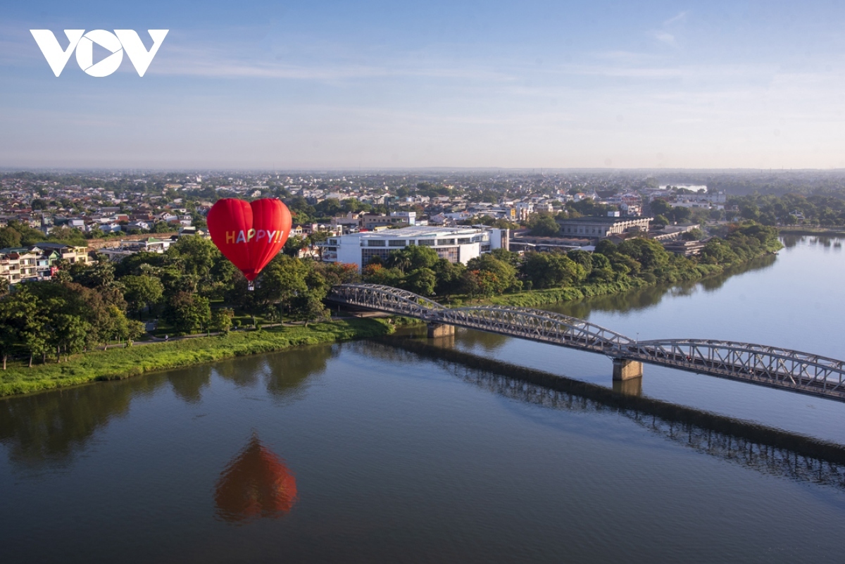 El festival internacional de globos aerostáticos de Hue 2023 promueve el turismo local