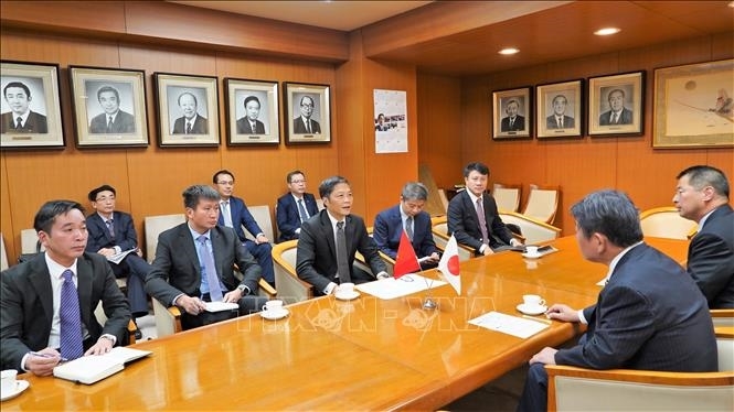 Vietnam y Japón buscan asociación estratégica amplia y profunda