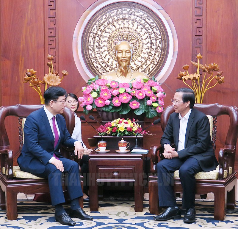El presidente de Ciudad Ho Chi Minh recibe al líder de la Cumbre de Directores Generales de Corea