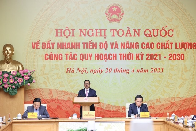 Pham Minh Chinh pide garantizar la uniformidad en la planificación del uso de la tierra