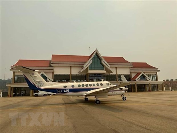 Vuelo de prueba realizado en el aeropuerto Nong Khang de Laos