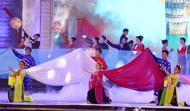 Demostración del patrimonio cultural inmaterial de la humanidad en Phu Tho