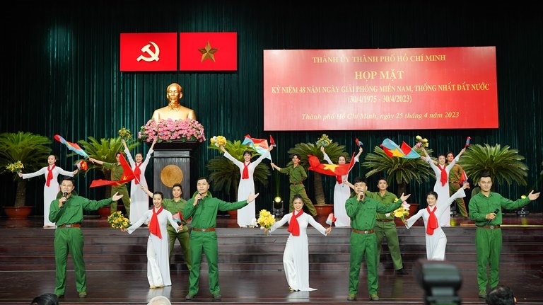 Celebración del Día de la Reunificación Nacional en Ciudad de Ho Chi Minh