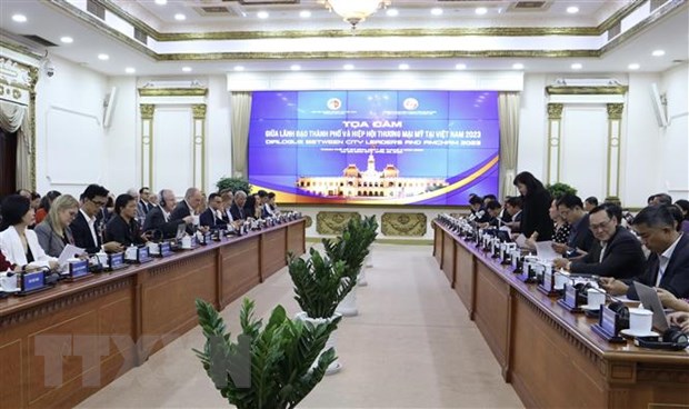 Ciudad Ho Chi Minh creará condiciones favorables para las comunidades empresariales nacionales y extranjeras