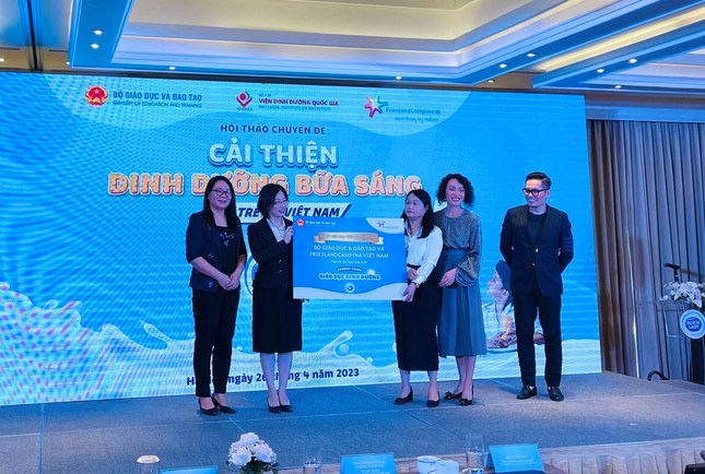 La empresa FrieslandCampina sigue colaborando con estudiantes vietnamitas de primaria
