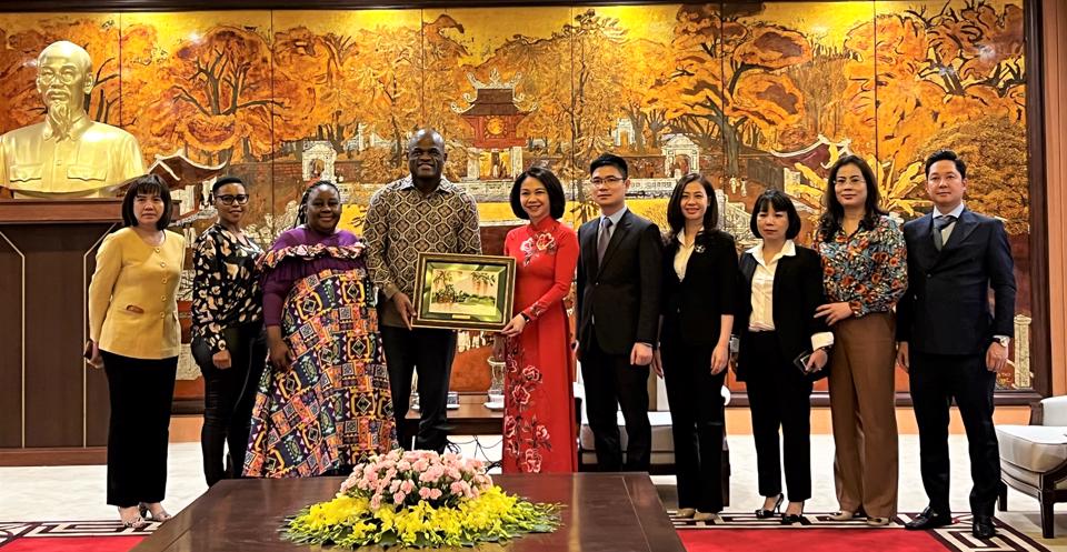 La provincia del Cabo Norte de Sudáfrica interesada en estrechar cooperación con Hanói en economía verde