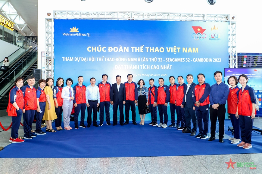 SEA Games 32 Atletas vietnamitas parten hacia Camboya