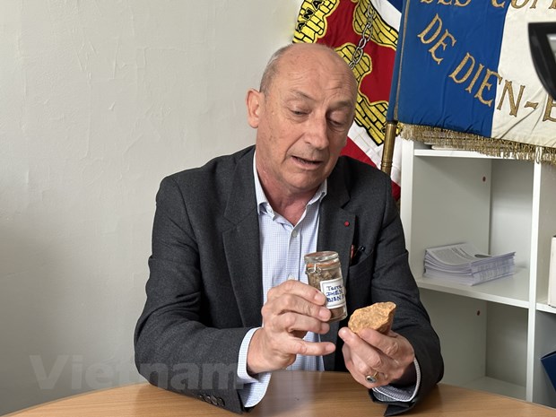 Un puñado de tierra de Dien Bien Phu y el respeto de los veteranos franceses por Vietnam