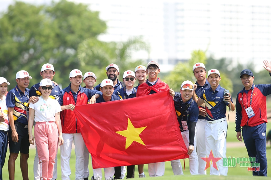 El golfista de 15 años Le Khanh Hung gana un oro histórico para Vietnam en SEA Games 32