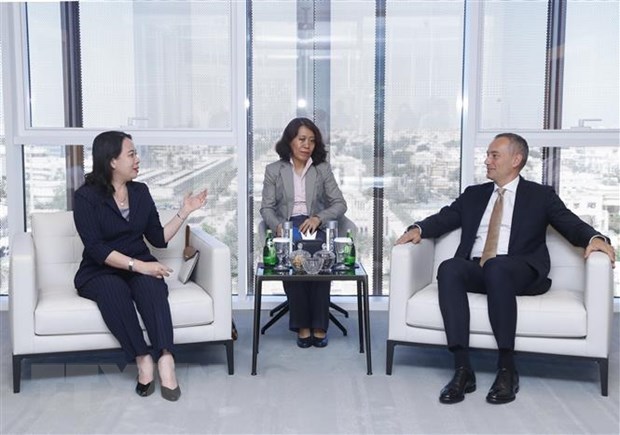 La vicepresidenta de Vietnam continúa su agenda de trabajo en los Emiratos Árabes Unidos
