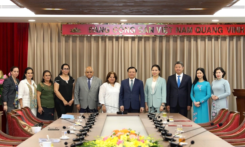 Hanói interesada en promover relaciones con La Habana