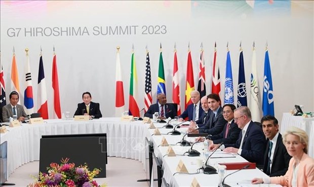 Premier asiste a sesión sobre la gestión de múltiples crisis de Cumbre del G7