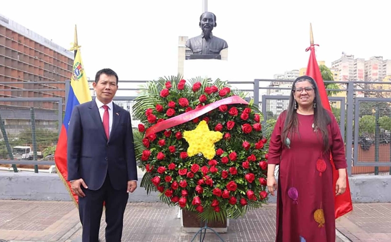 Homenajear al presidente Ho Chi Minh en Venezuela con motivo del 133 ° aniversario de su natalicio