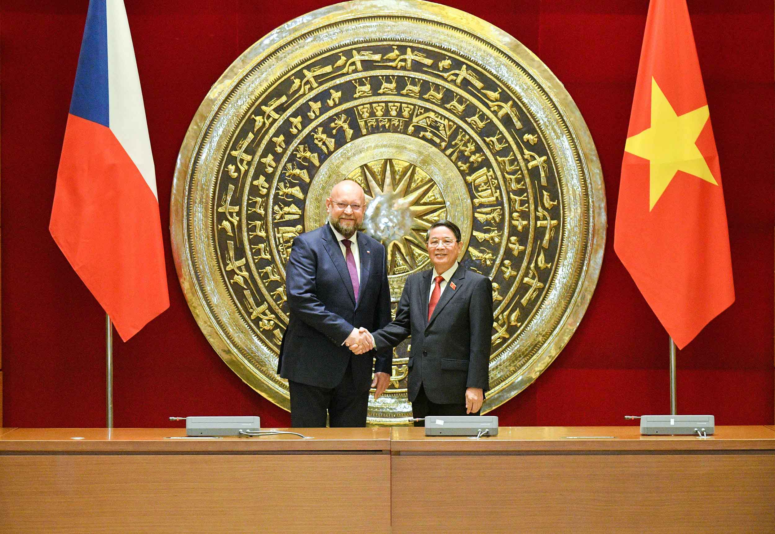Los órganos legislativos de Vietnam y la República Checa refuerzan la cooperación
