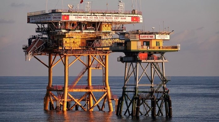 Plataforma DK 1 de Vietnam segura en el Mar del Este