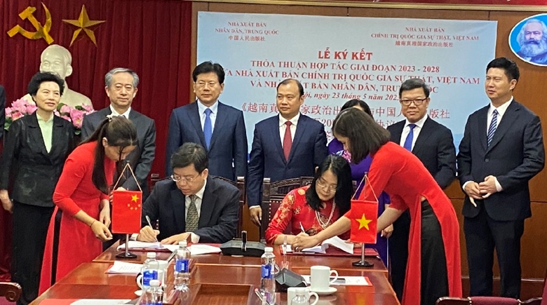 Cooperan editoriales de Vietnam y China en edición y publicación de libros