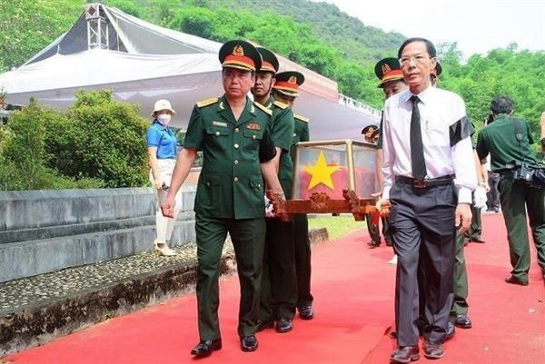 Rinden homenaje póstumo a internacionalistas vietnamitas fallecidos en Laos