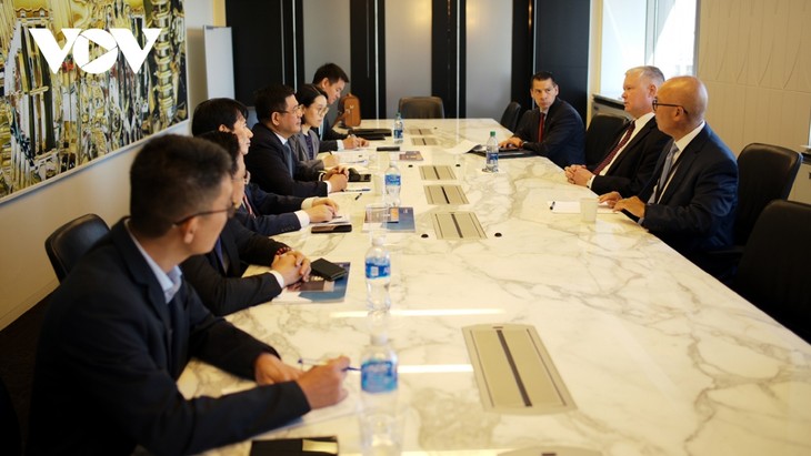Boeing invertirá en la cadena de suministro de equipos de aviación en Vietnam