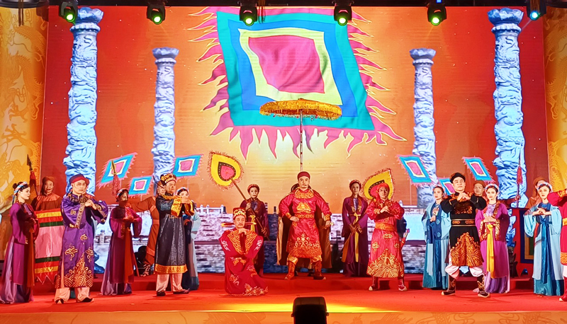 Hanói celebra el 595 aniversario de la coronación del rey Le Thai To