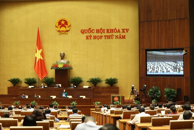 Disputados debaten borrador de enmiendas a la Resolución sobre el voto de confianza