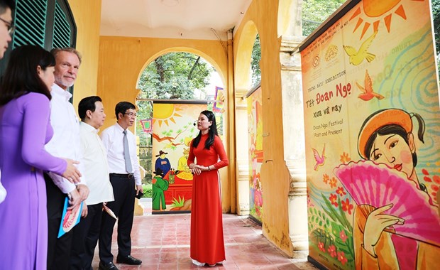 Recrean ritual de Fiesta tradicional de Doan Ngo en Ciudadela Imperial de Thang Long