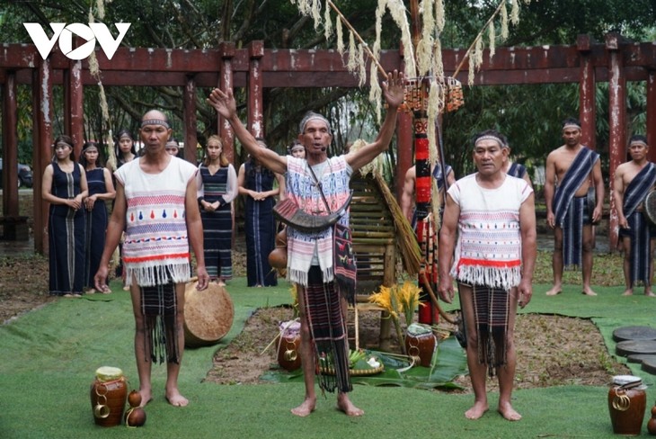 K´Tieu y su exitosa misión de preservar el sonido de los gongs de su pueblo
