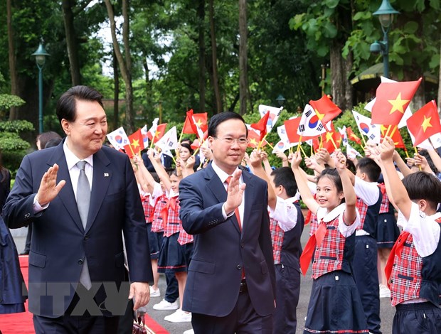 Periódicos de Corea del Sur enfatizan la visita del presidente de ese país a Vietnam