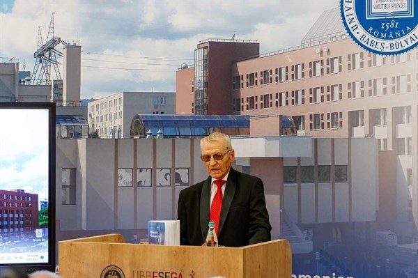 Rumanía publica un libro sobre los logros más destacados de Vietnam