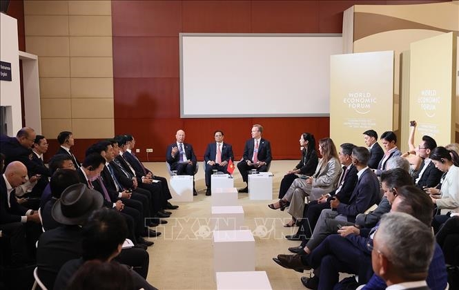 Vietnam impulsa la transición energética, dice el primer ministro