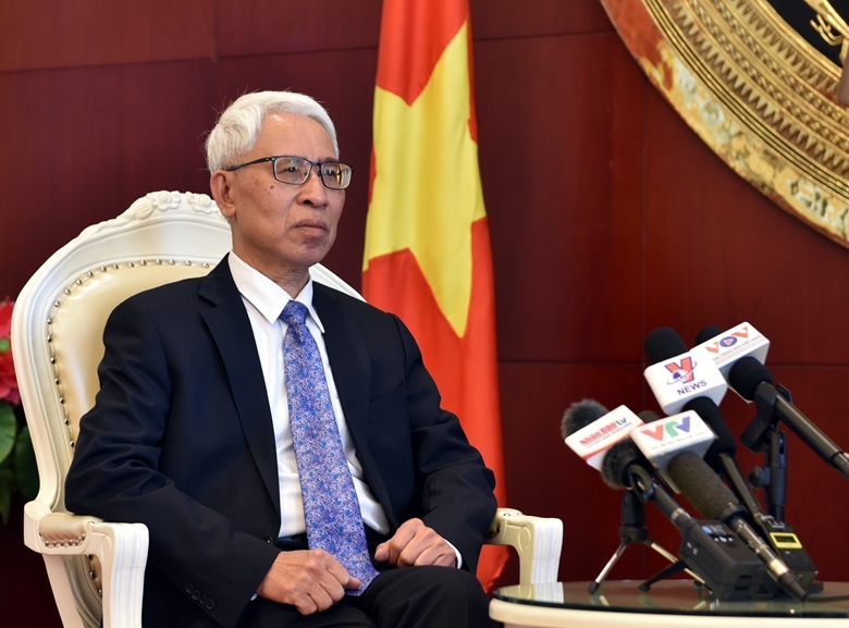 Vietnam busca profundizar la cooperación con China