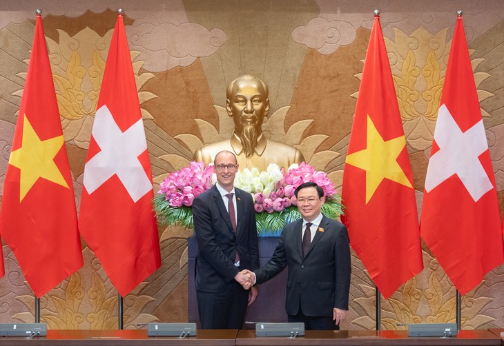 Vietnam siempre concede importancia a la tradicional amistad y cooperación con Suiza