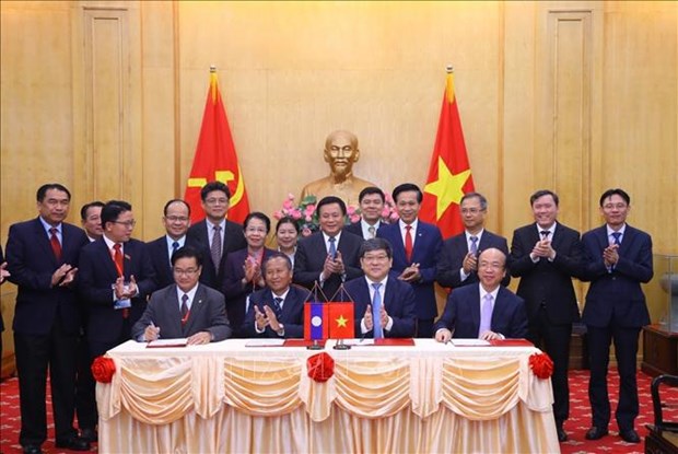 Vietnam y Laos fortalecen intercambios y cooperación científicos