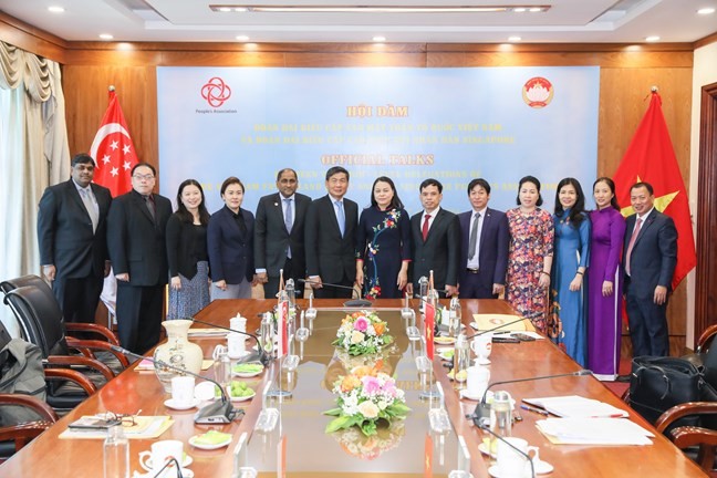 Vietnam consulta experiencias de Singapur en la gestión comunitaria