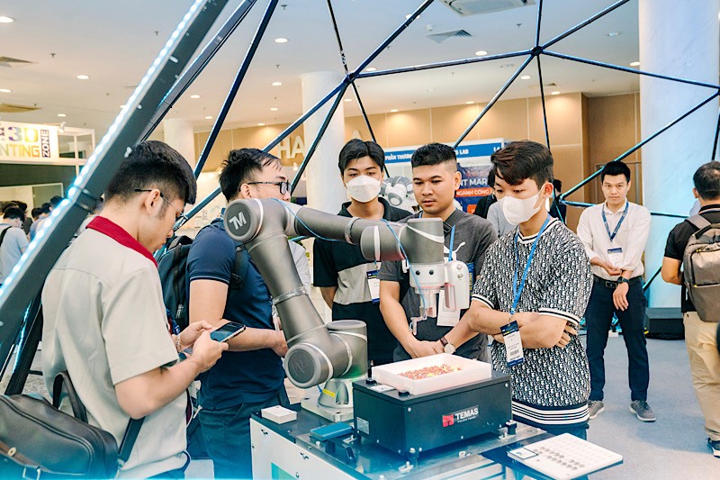 Ciudad Ho Chi Minh Apertura de la 19 º edición de la Exposición Internacional de Ingeniería de Precisión, Máquinas Herramientas y Mecanizado