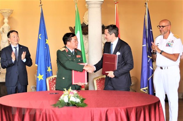 Las relaciones de defensa entre Vietnam e Italia aún tienen mucho margen