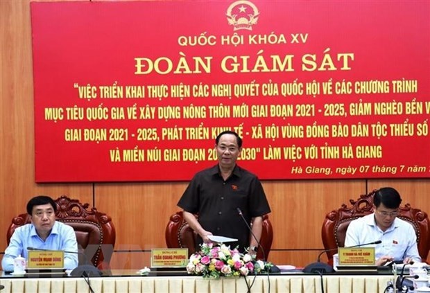 El vicepresidente del Parlamento Tran Quang Phuong visita Ha Giang
