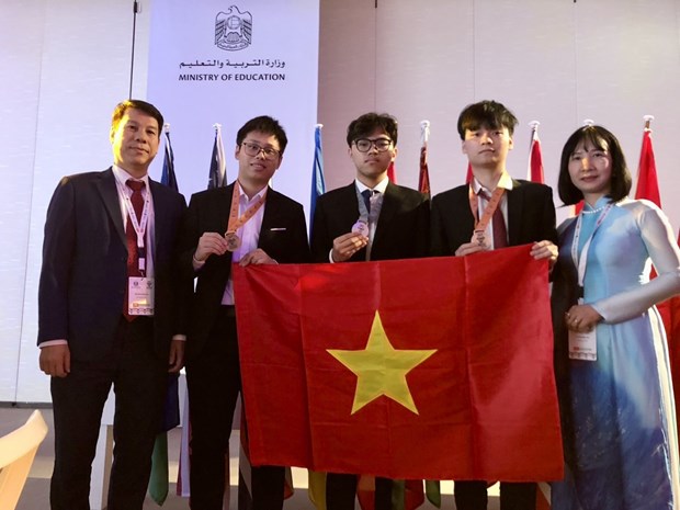Estudiantes vietnamitas obtienen tres medallas en la Olimpiada Internacional de Biología 2023