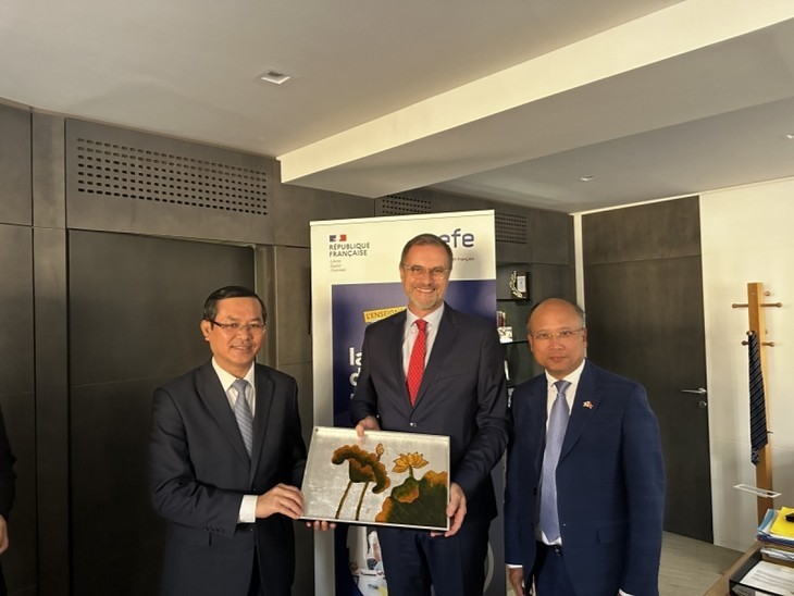 Vietnam y Francia fortalecen la cooperación en la esfera educativa