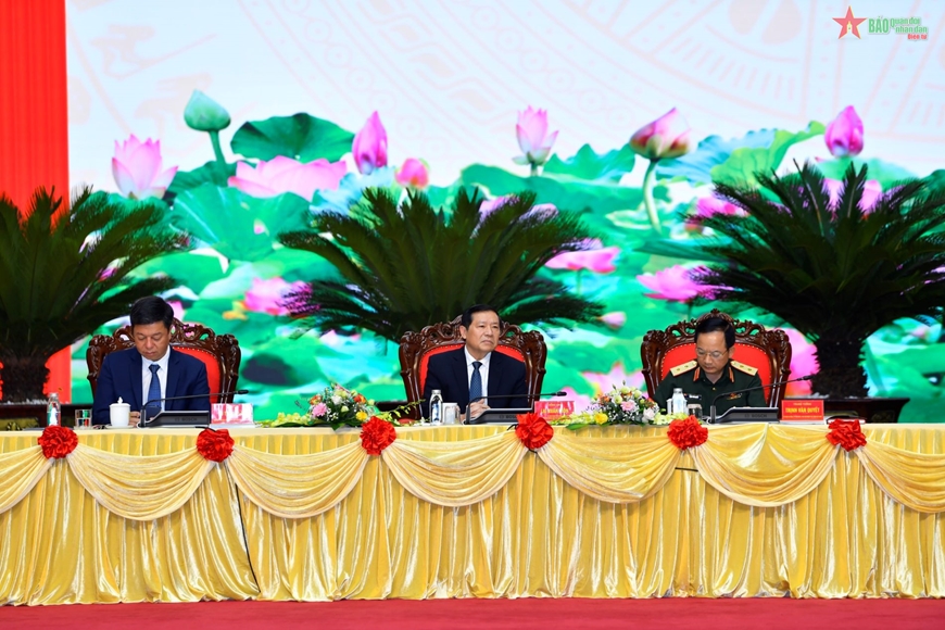 Presentado el libro del secretario general del PCV sobre la defensa nacional