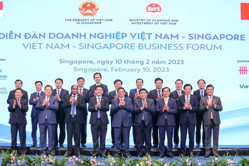 Reforzar la cooperación económica y comercial entre Vietnam y Singapur